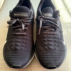 Nike Men's Black Infinity Run 4 Shoes